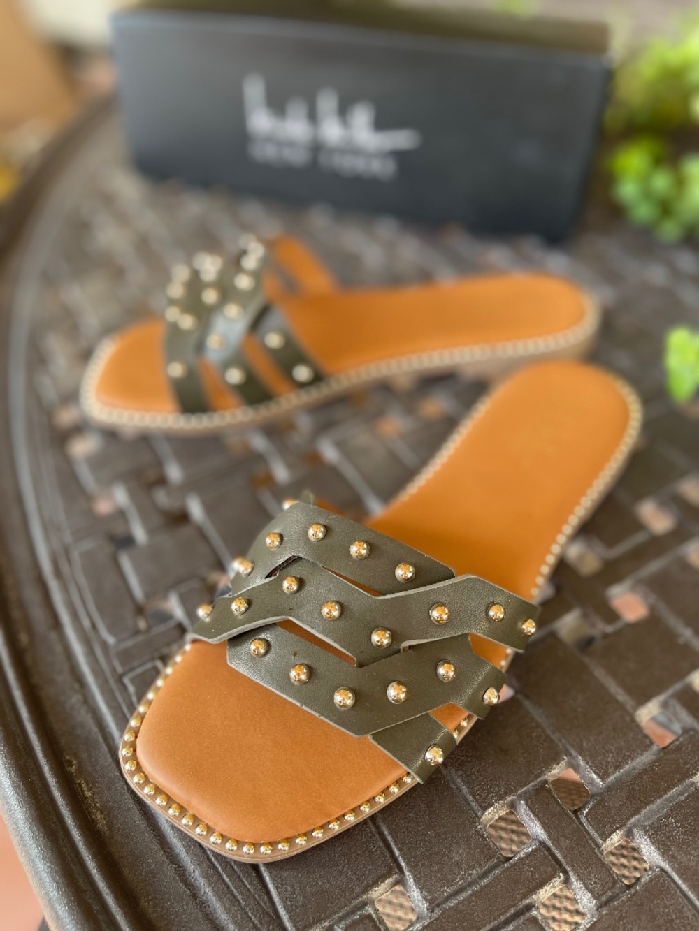 NWOT - Size 7.5 Never Worn Black Slip-on Sandals - Nicole Miller